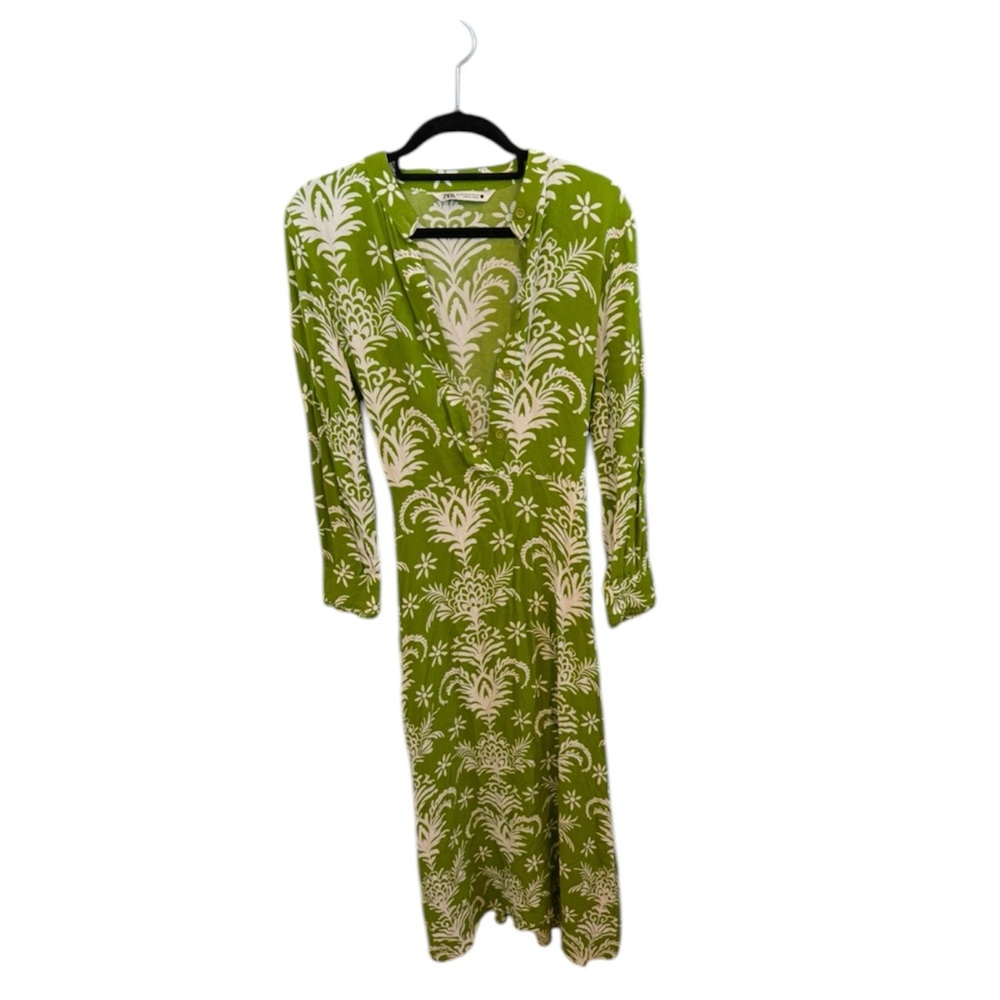 Zara women’s like new green dress size xs long sleeve maxi button down